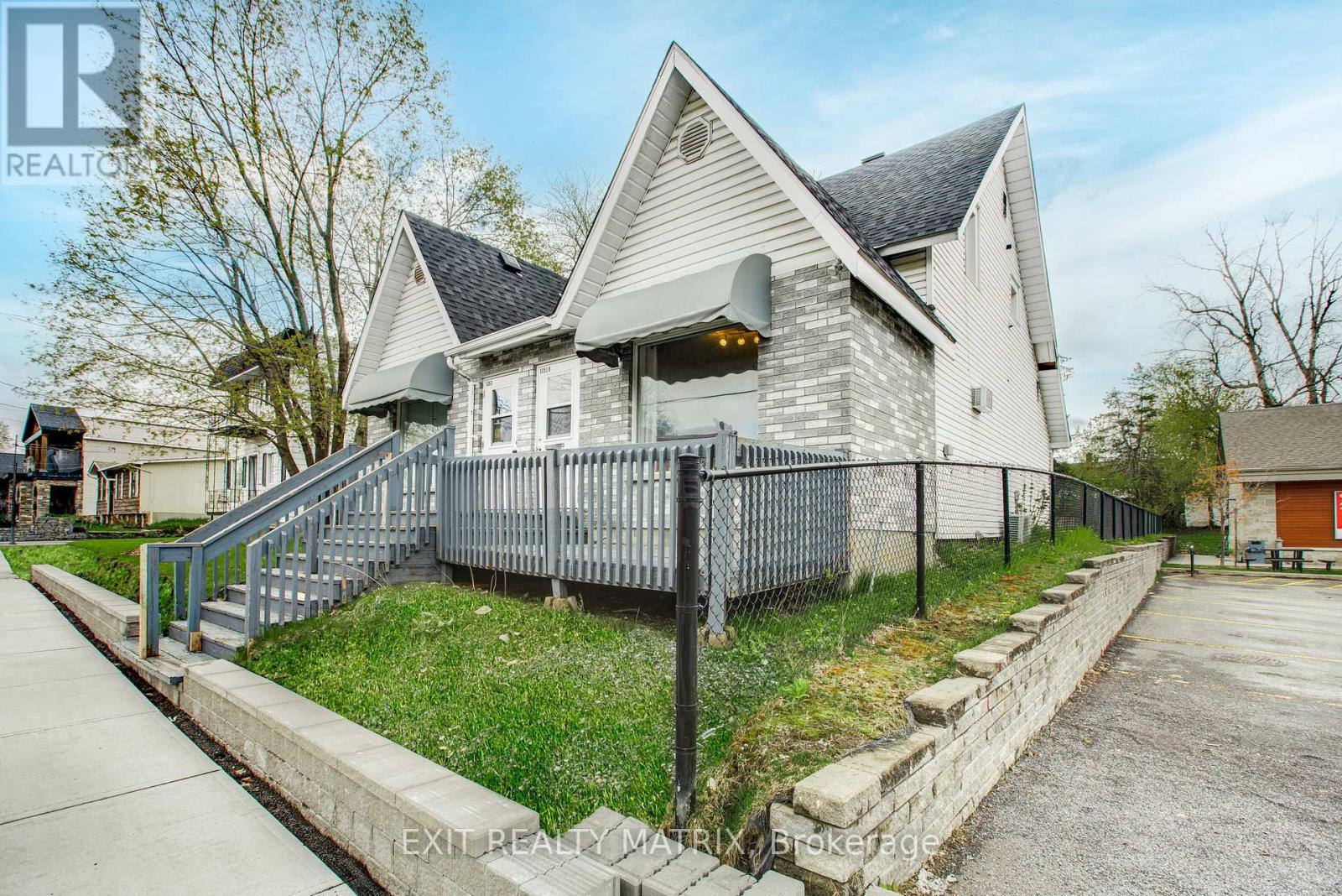 1053b King Street Property Photo 4
