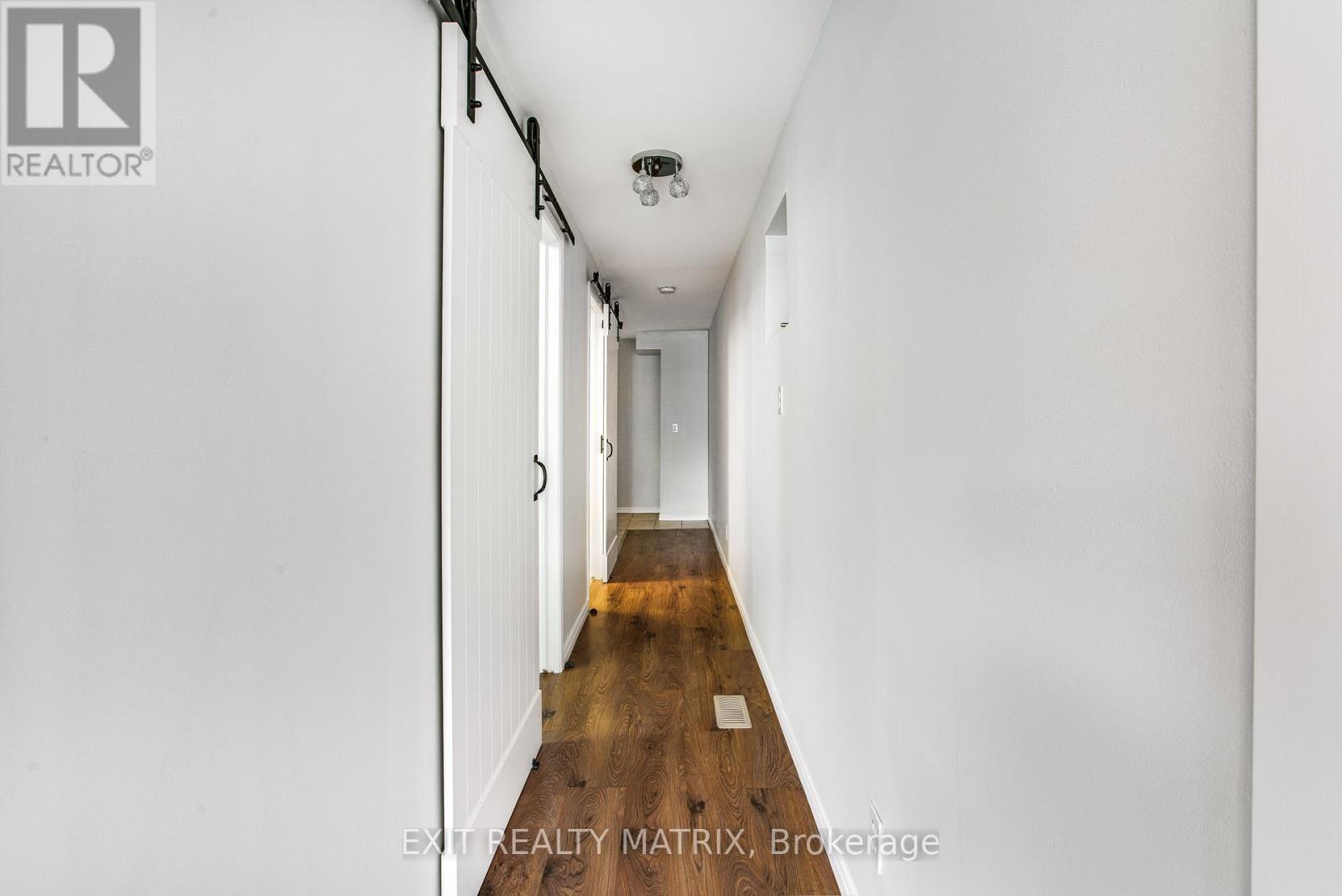 1053b King Street Property Photo 8