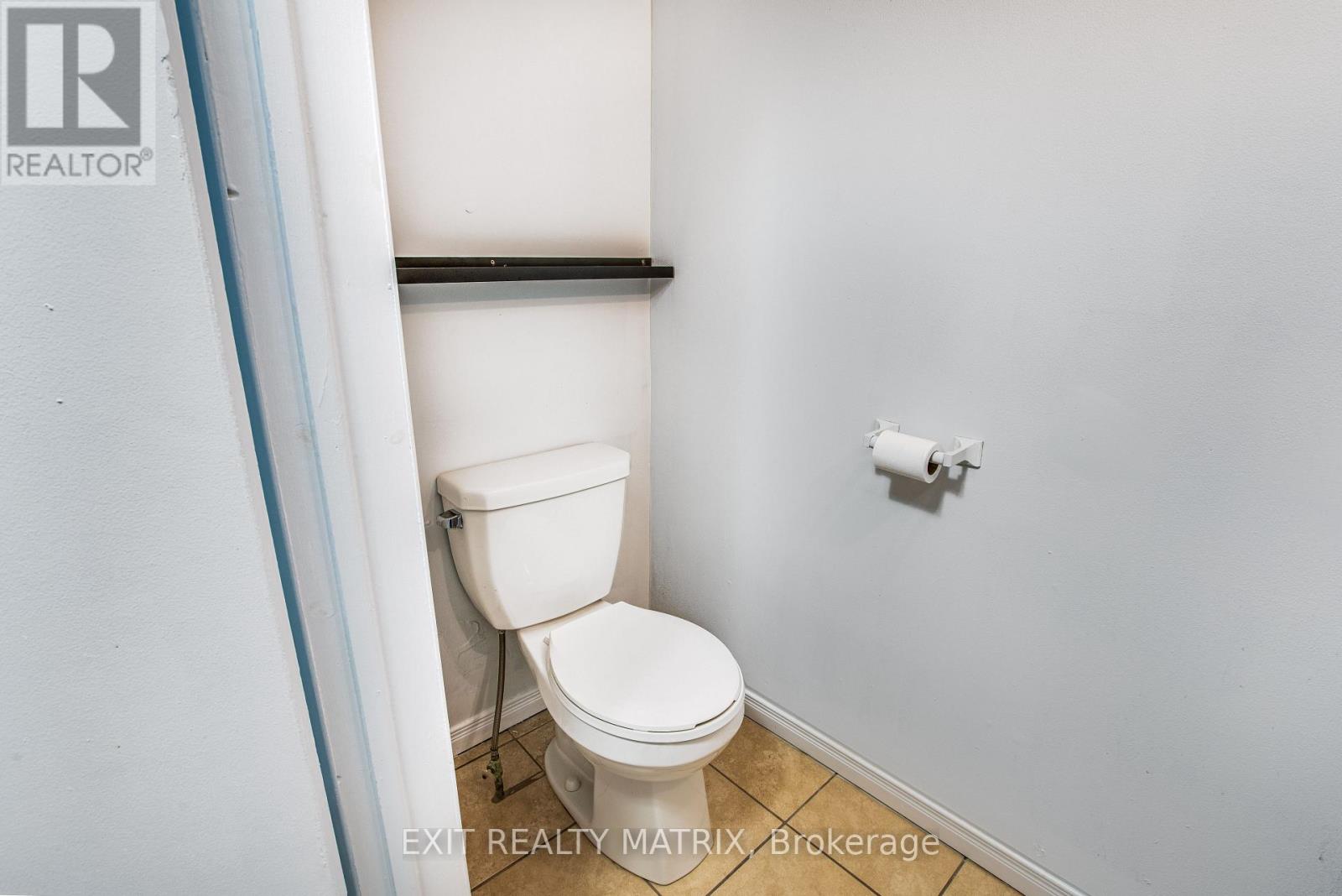 1053b King Street Property Photo 18