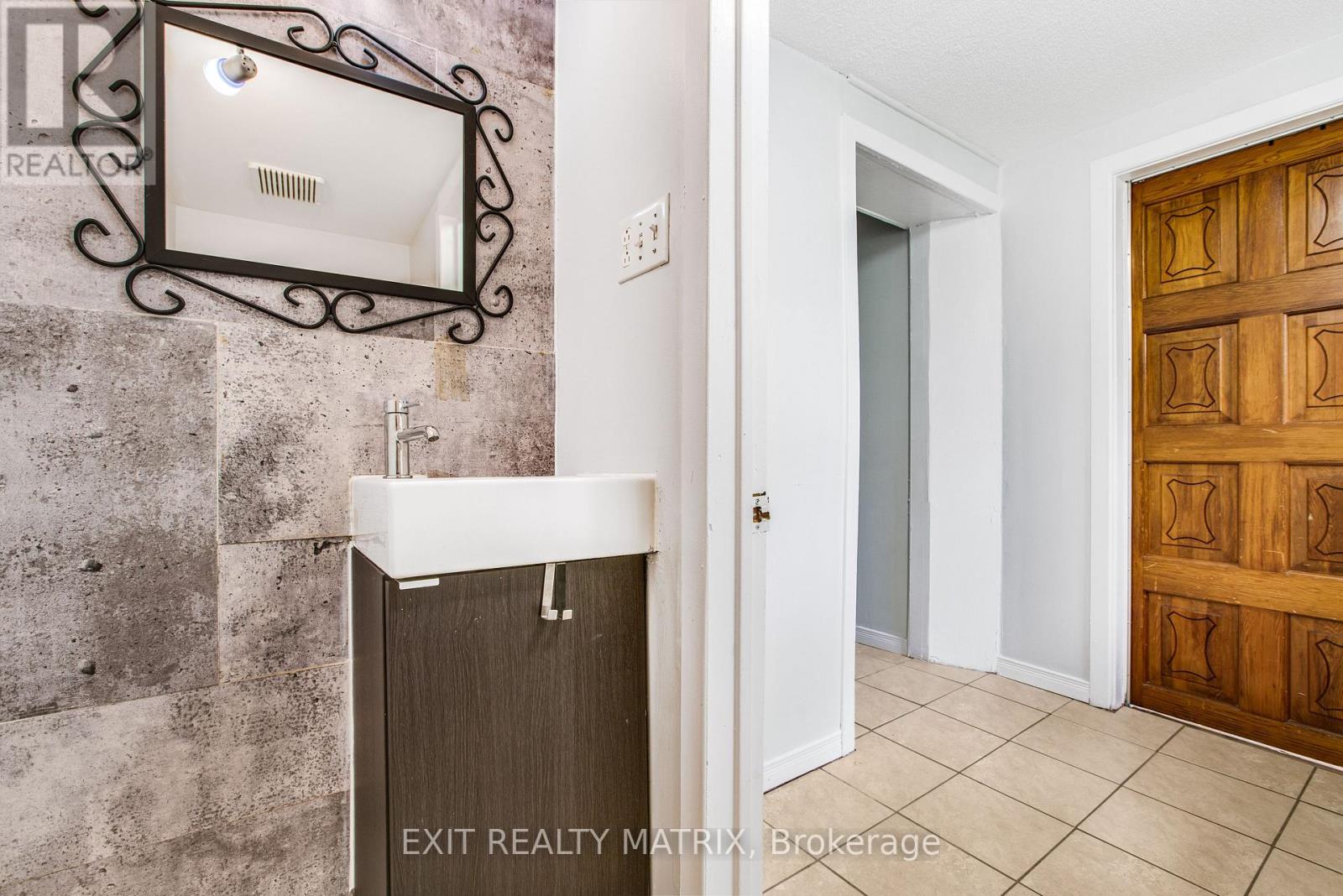 1053b King Street Property Photo 20