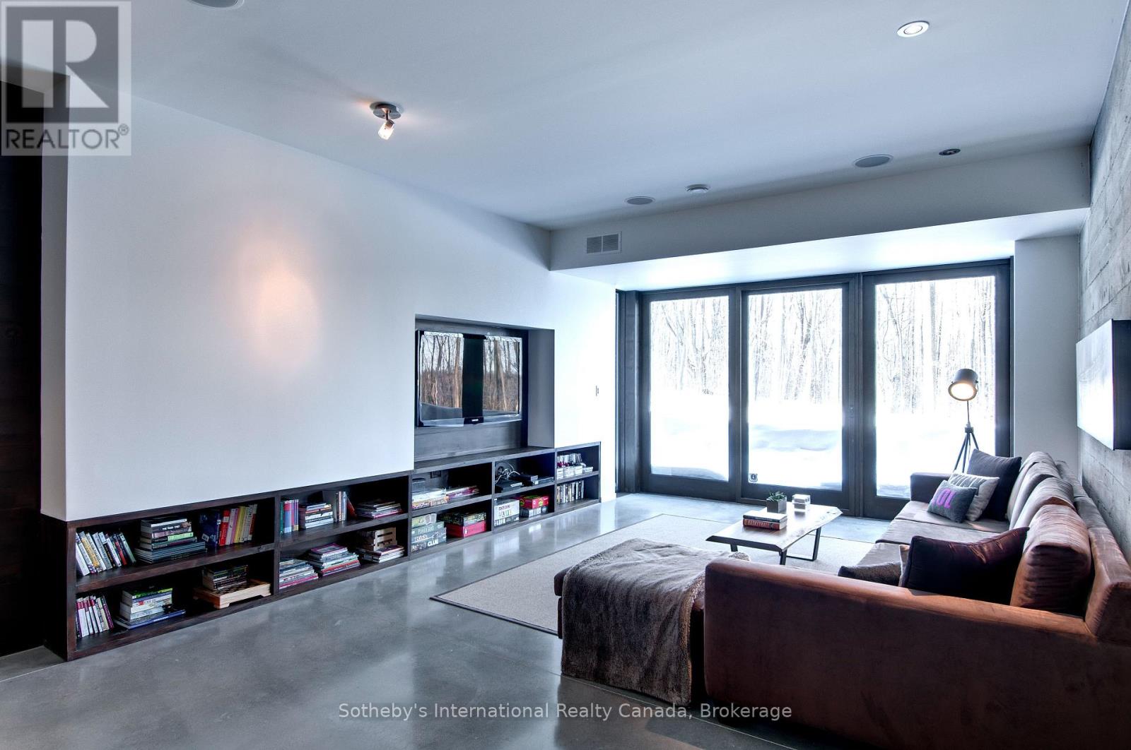 46479 Old Mail Road Property Photo 26