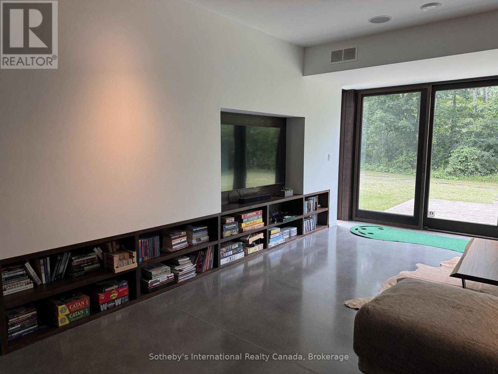 46479 Old Mail Road Property Photo 32
