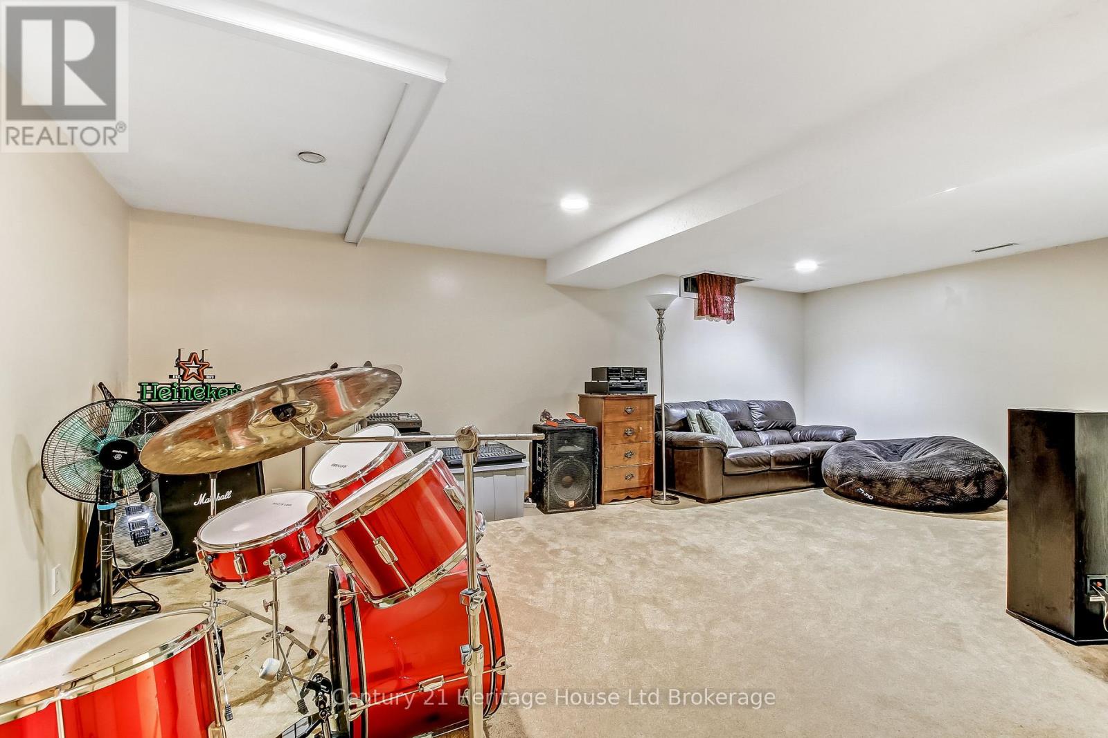 84 Anderson Street Property Photo 13