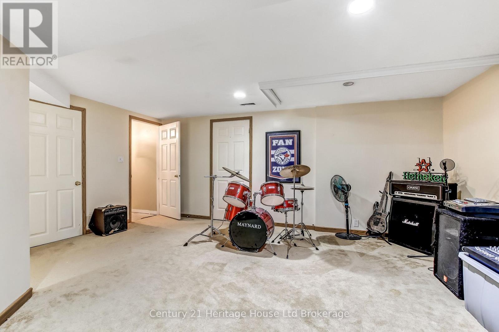 84 Anderson Street Property Photo 14