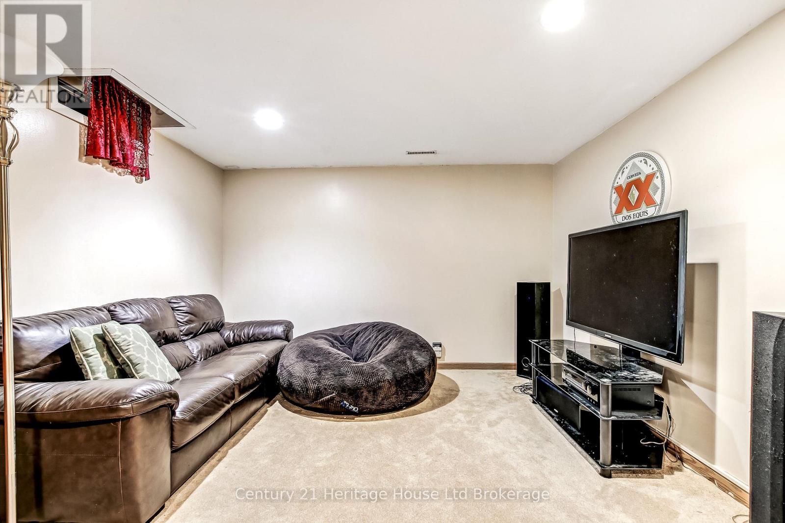 84 Anderson Street Property Photo 15