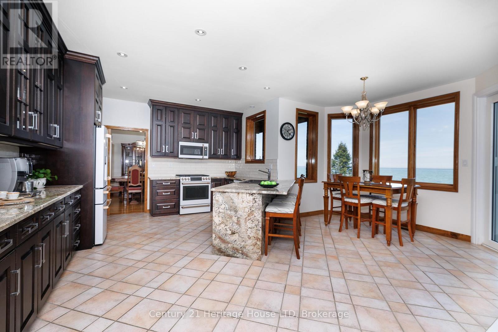 6 Jacob's Landing Property Photo 11