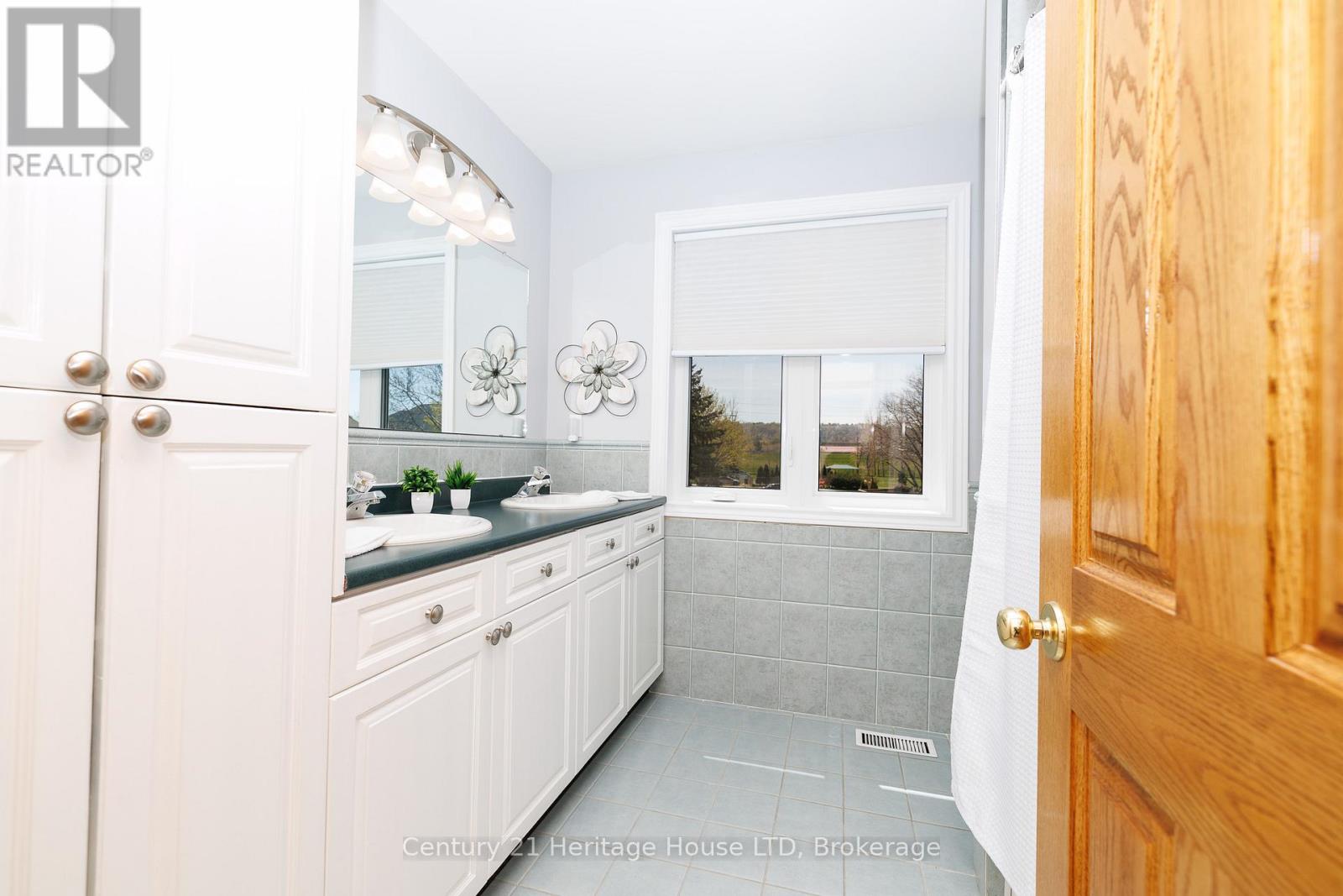 6 Jacob's Landing Property Photo 29