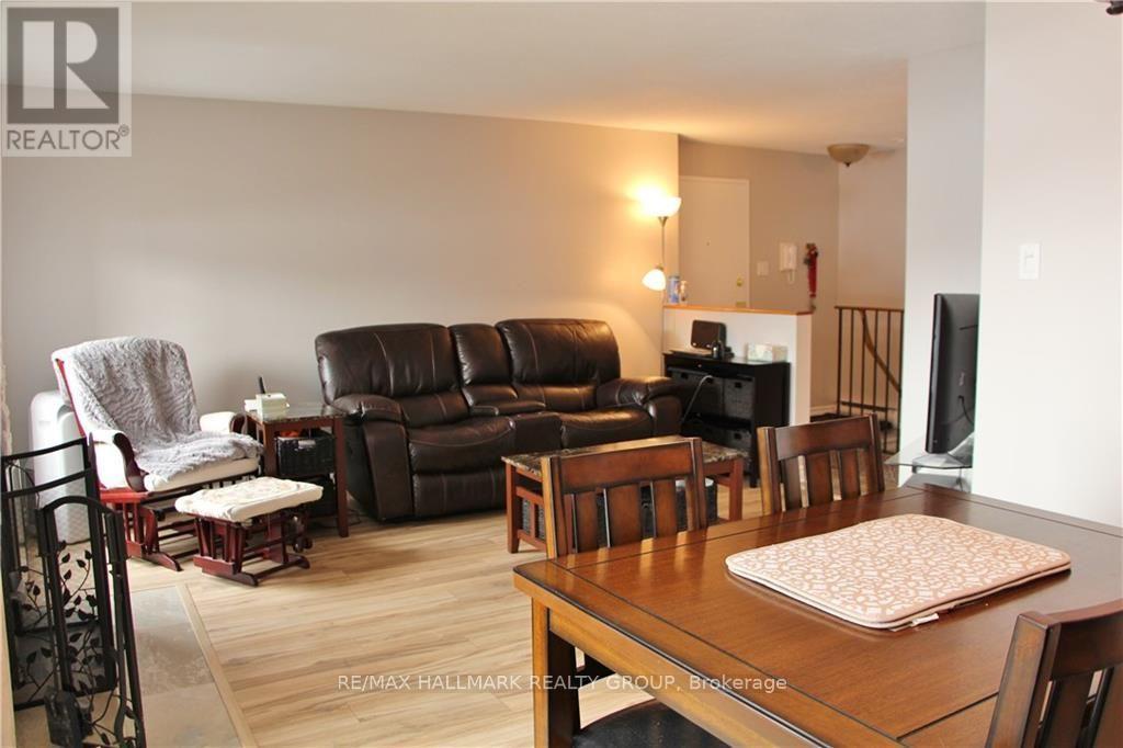 4 - 14 Sweetbriar Circle Property Photo 4