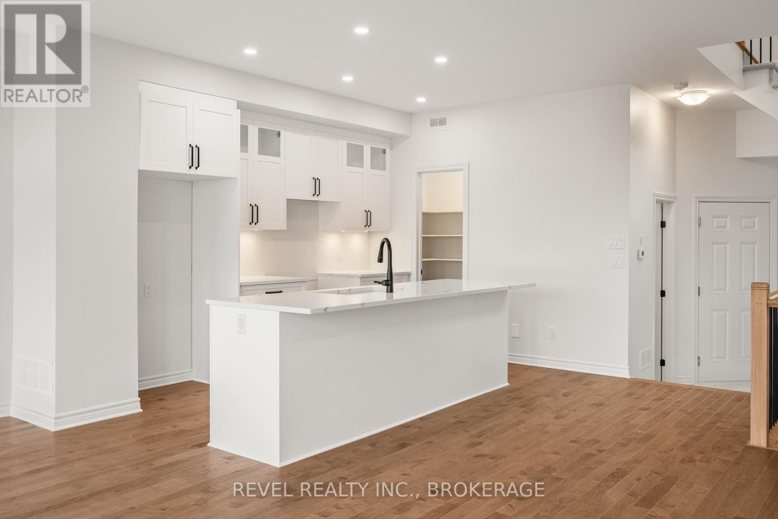 1075 Barrow Avenue Property Photo 7