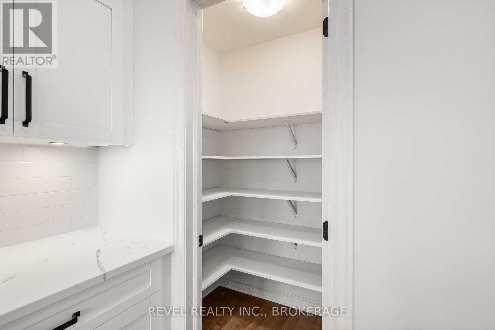 1075 Barrow Avenue Property Photo 10