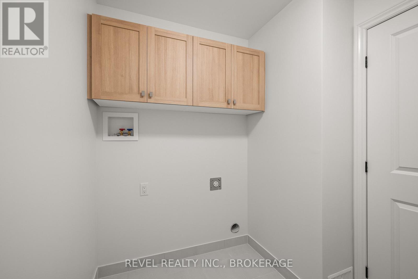 1075 Barrow Avenue Property Photo 24