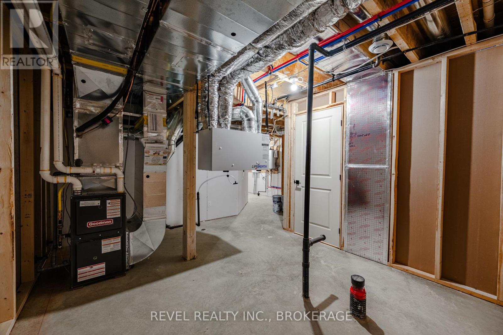 1075 Barrow Avenue Property Photo 31