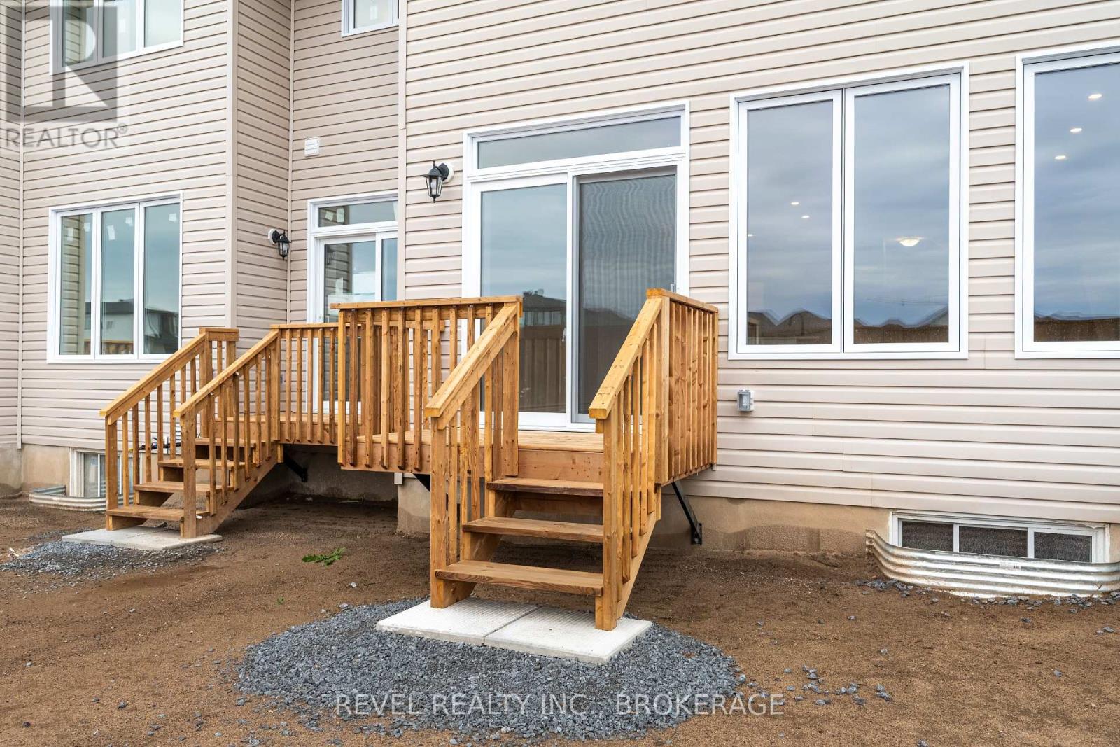 1075 Barrow Avenue Property Photo 36