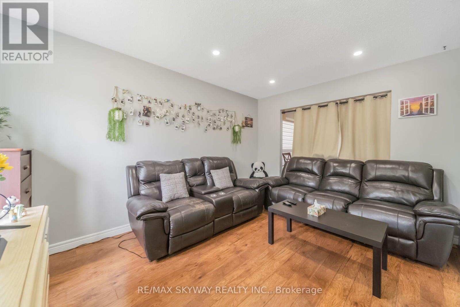 42 Newbury Drive Property Photo 10