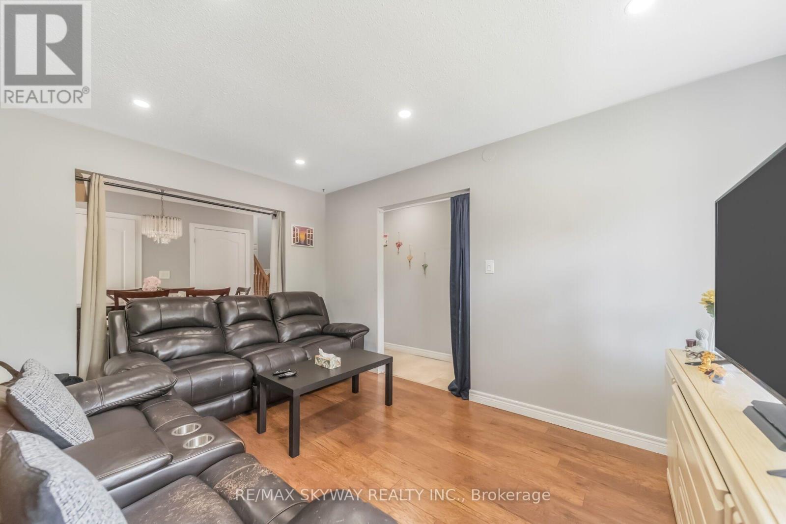 42 Newbury Drive Property Photo 11