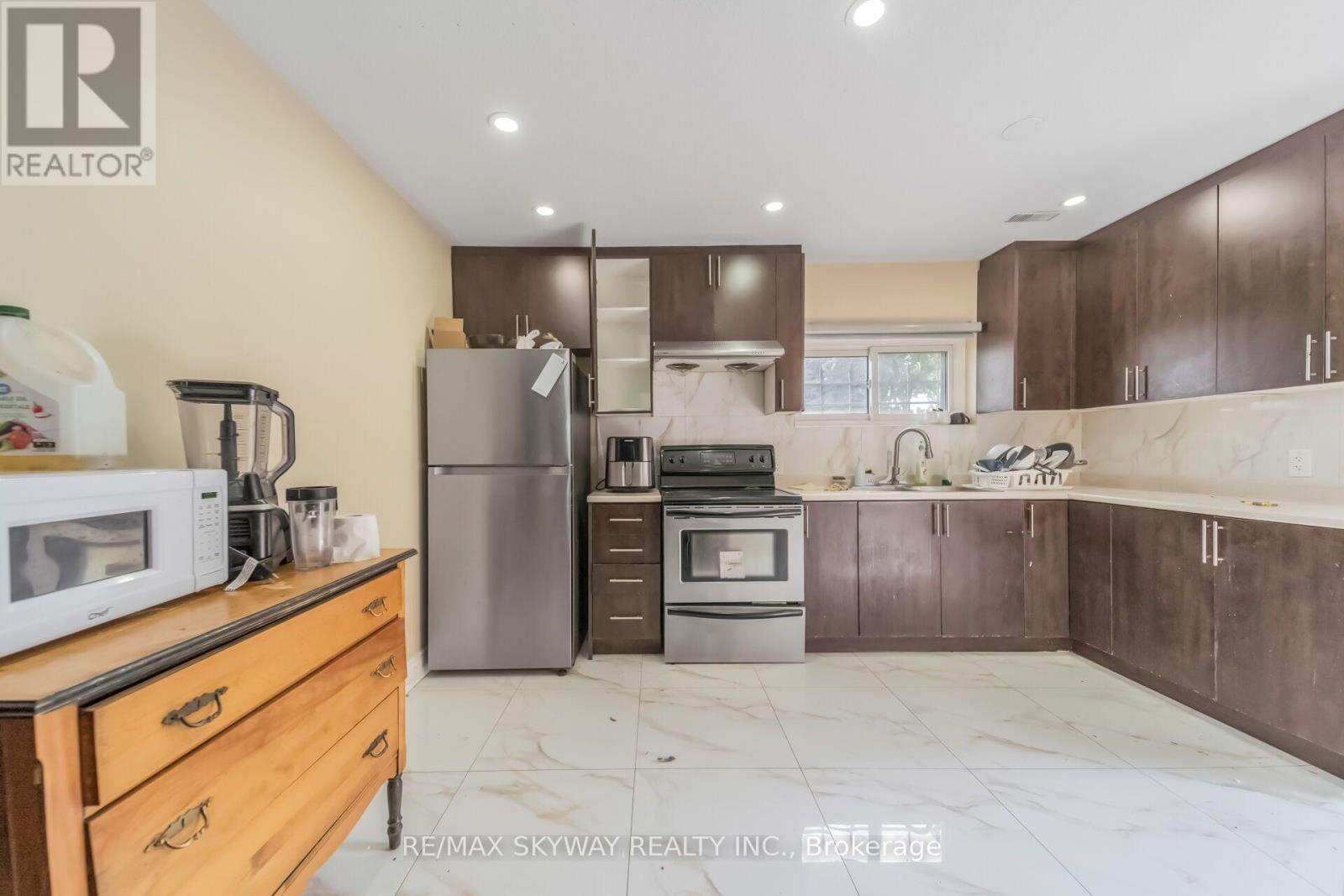 42 Newbury Drive Property Photo 32