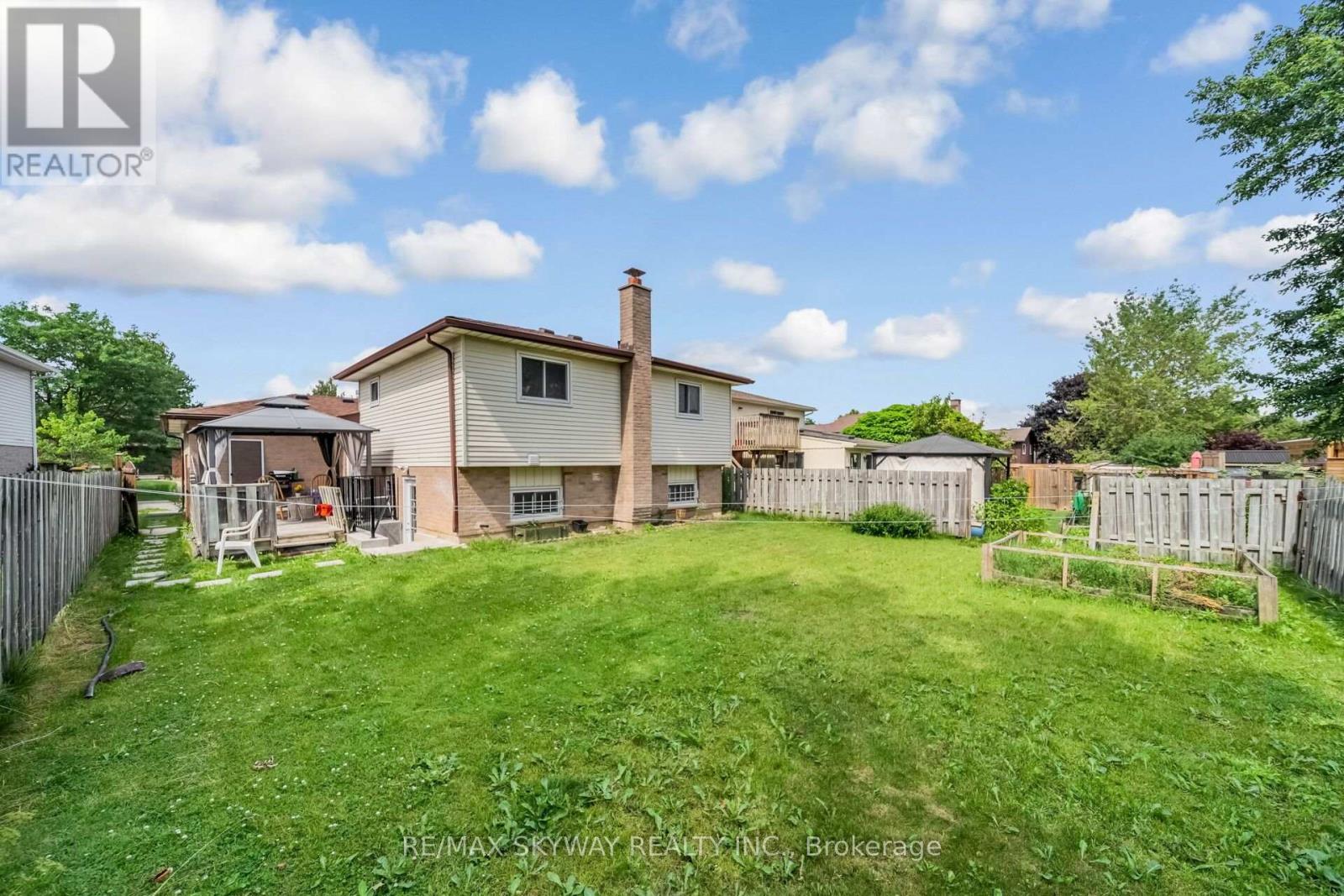 42 Newbury Drive Property Photo 45