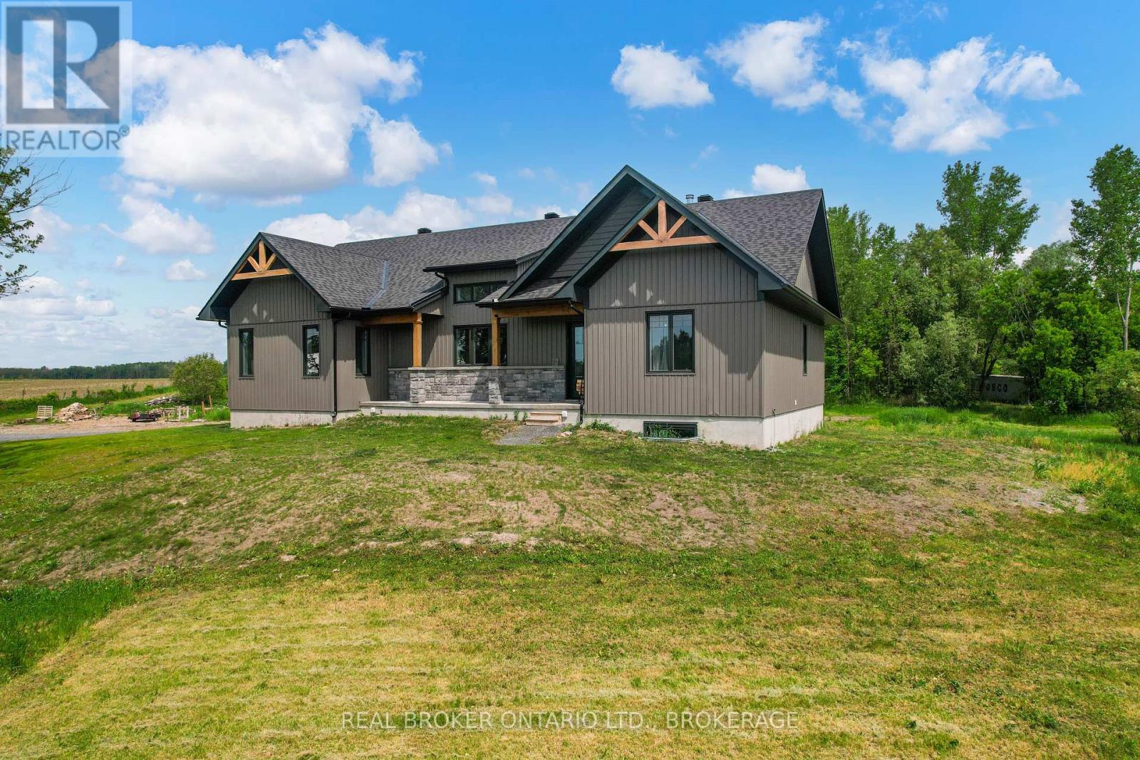 16119 Eamer Road Property Photo 3