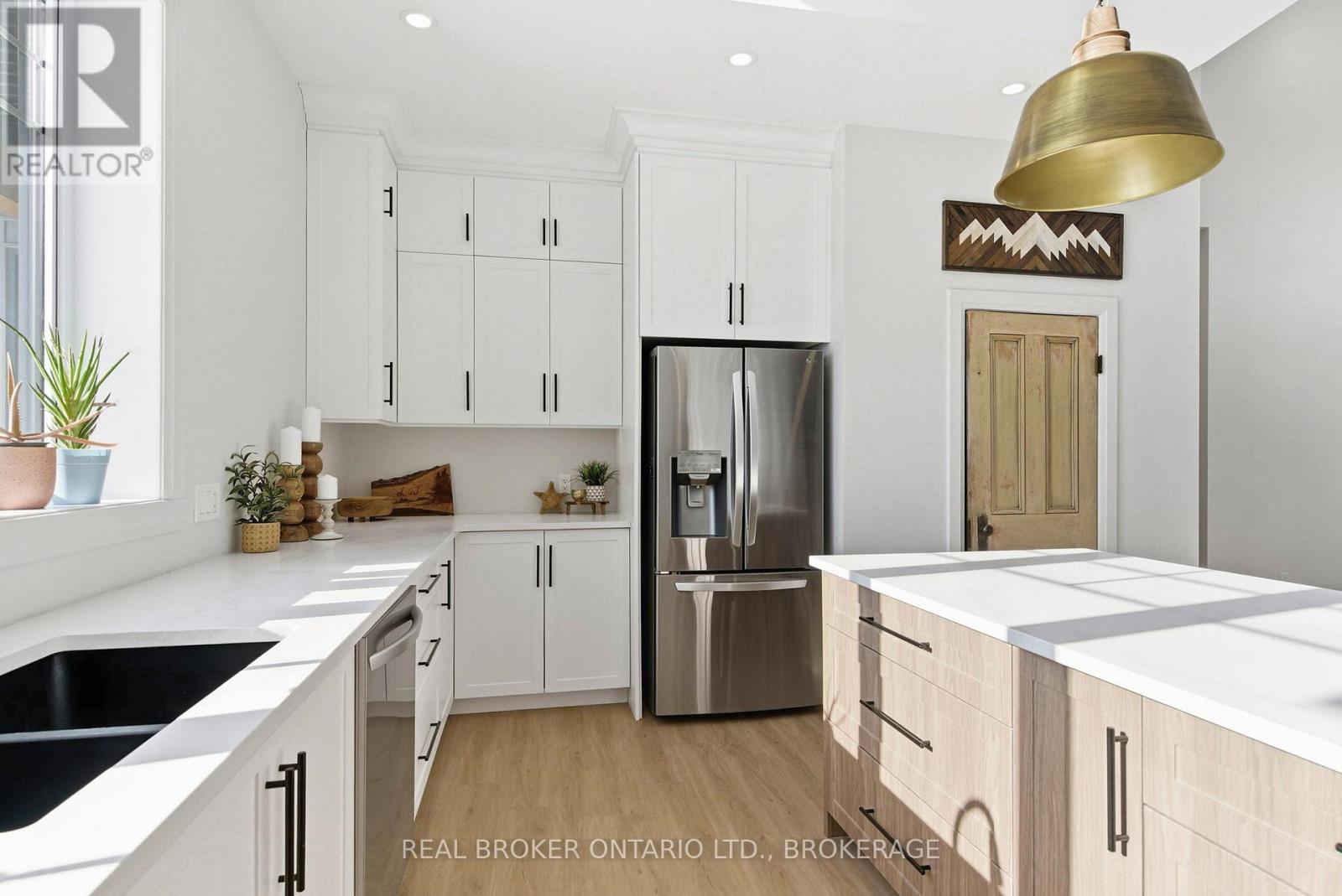 16119 Eamer Road Property Photo 11