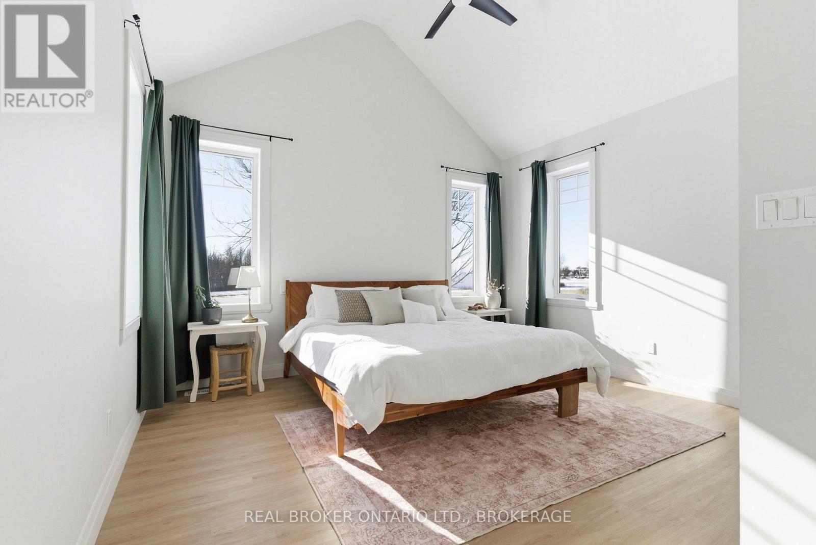 16119 Eamer Road Property Photo 15