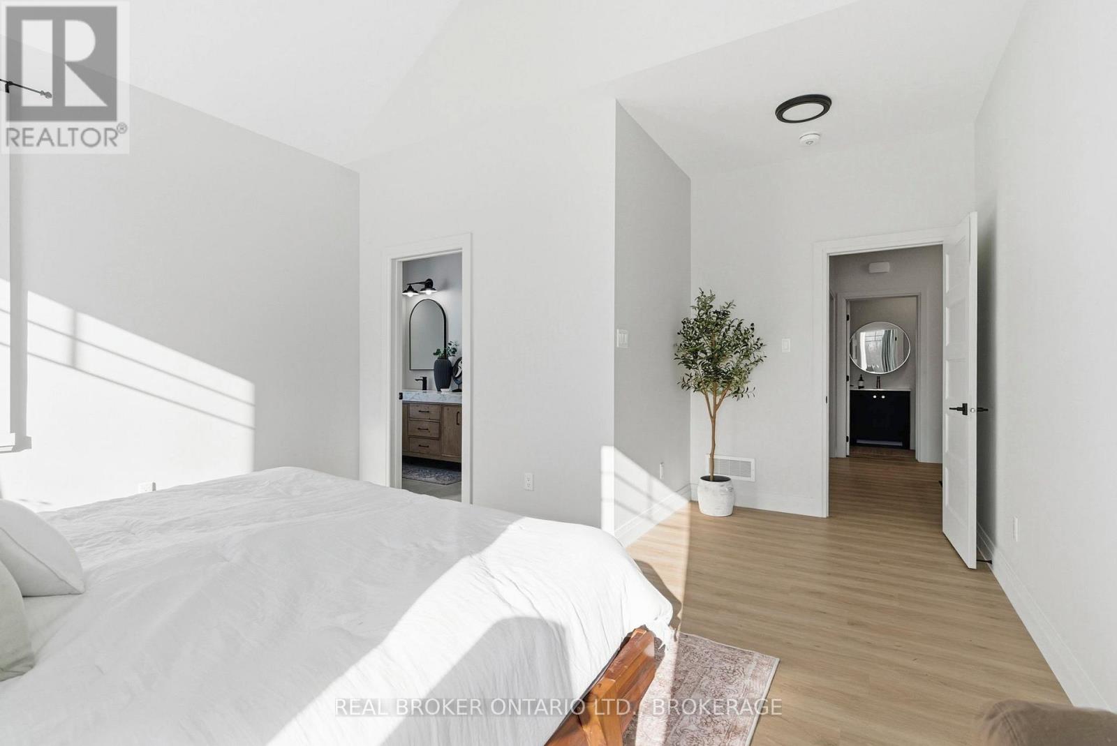 16119 Eamer Road Property Photo 16