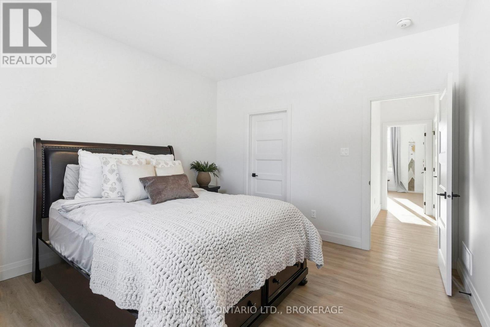 16119 Eamer Road Property Photo 23