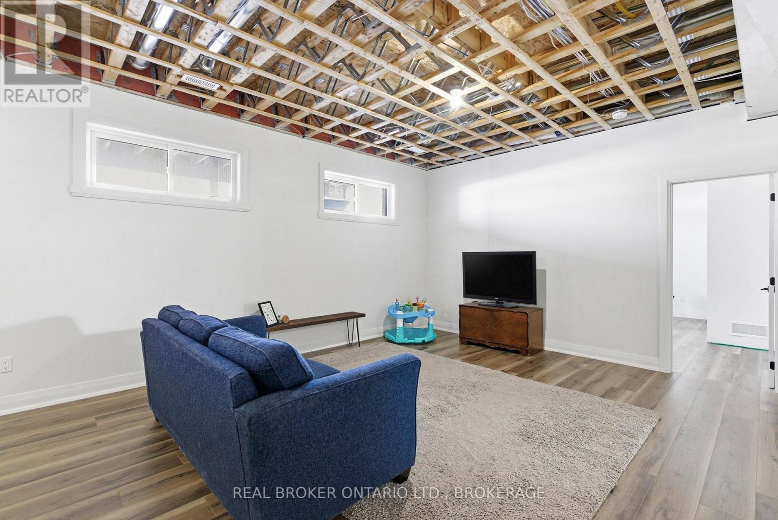 16119 Eamer Road Property Photo 32