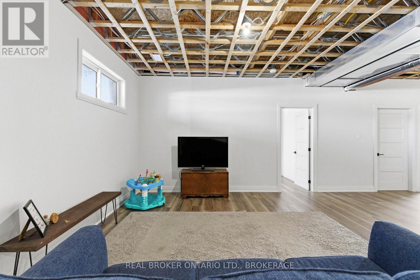 16119 Eamer Road Property Photo 33