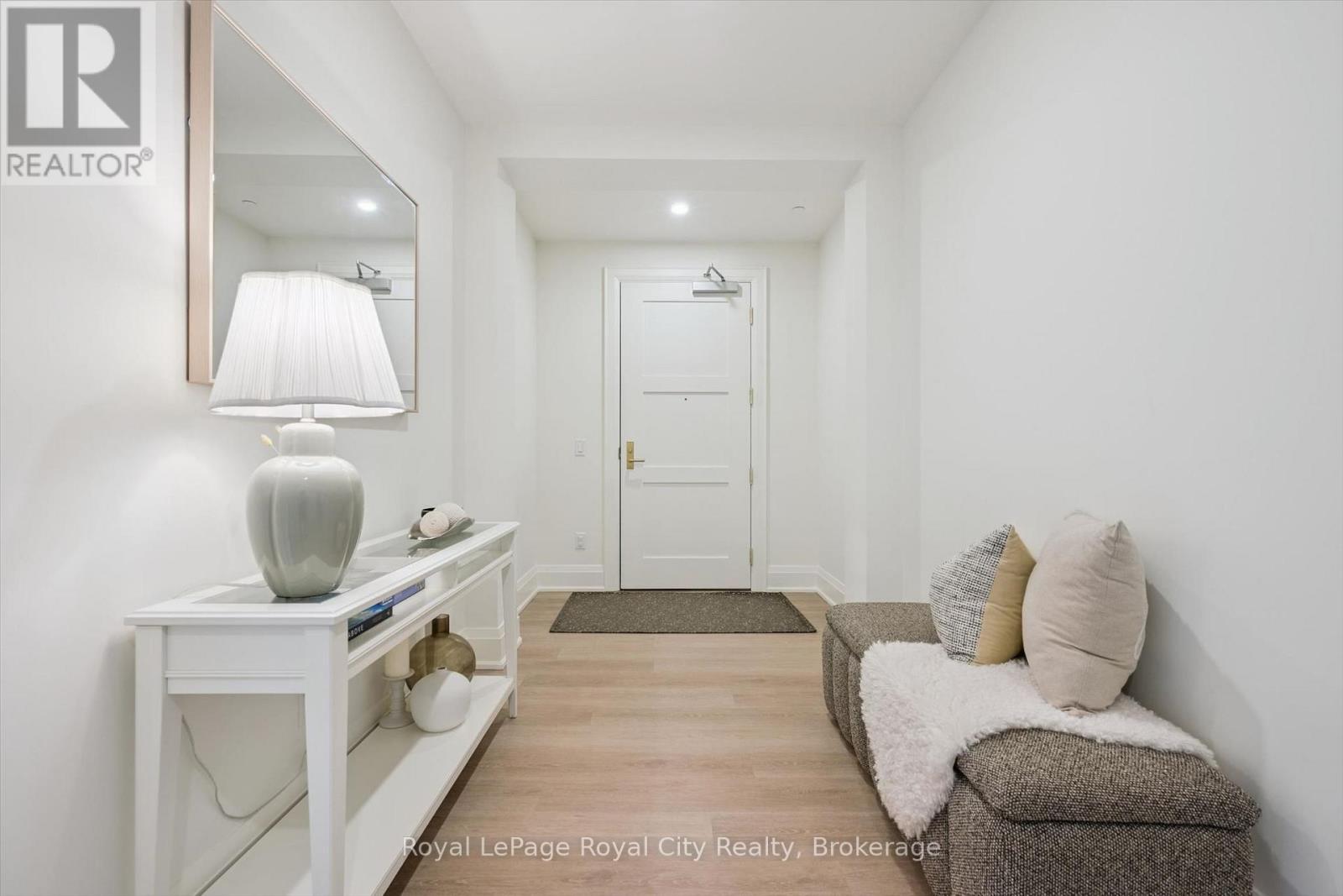 314 - 6523 Wellington Road 7 Road Property Photo 3