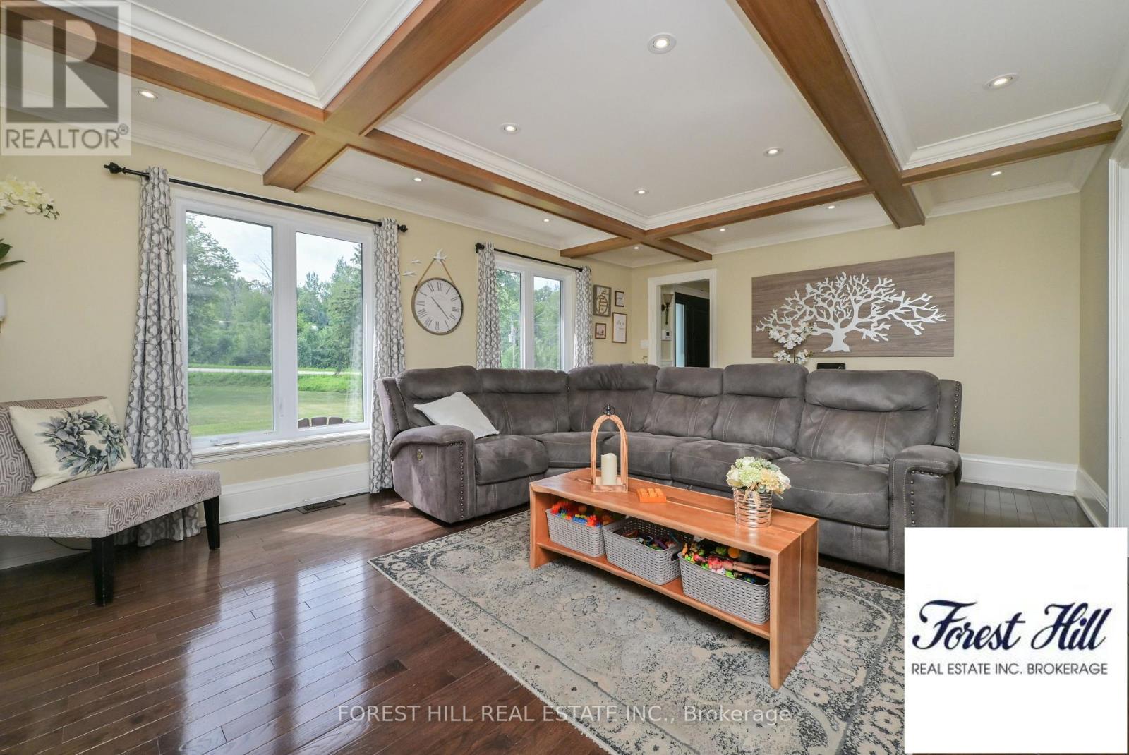 347094 Mono Centre Road Property Photo 6