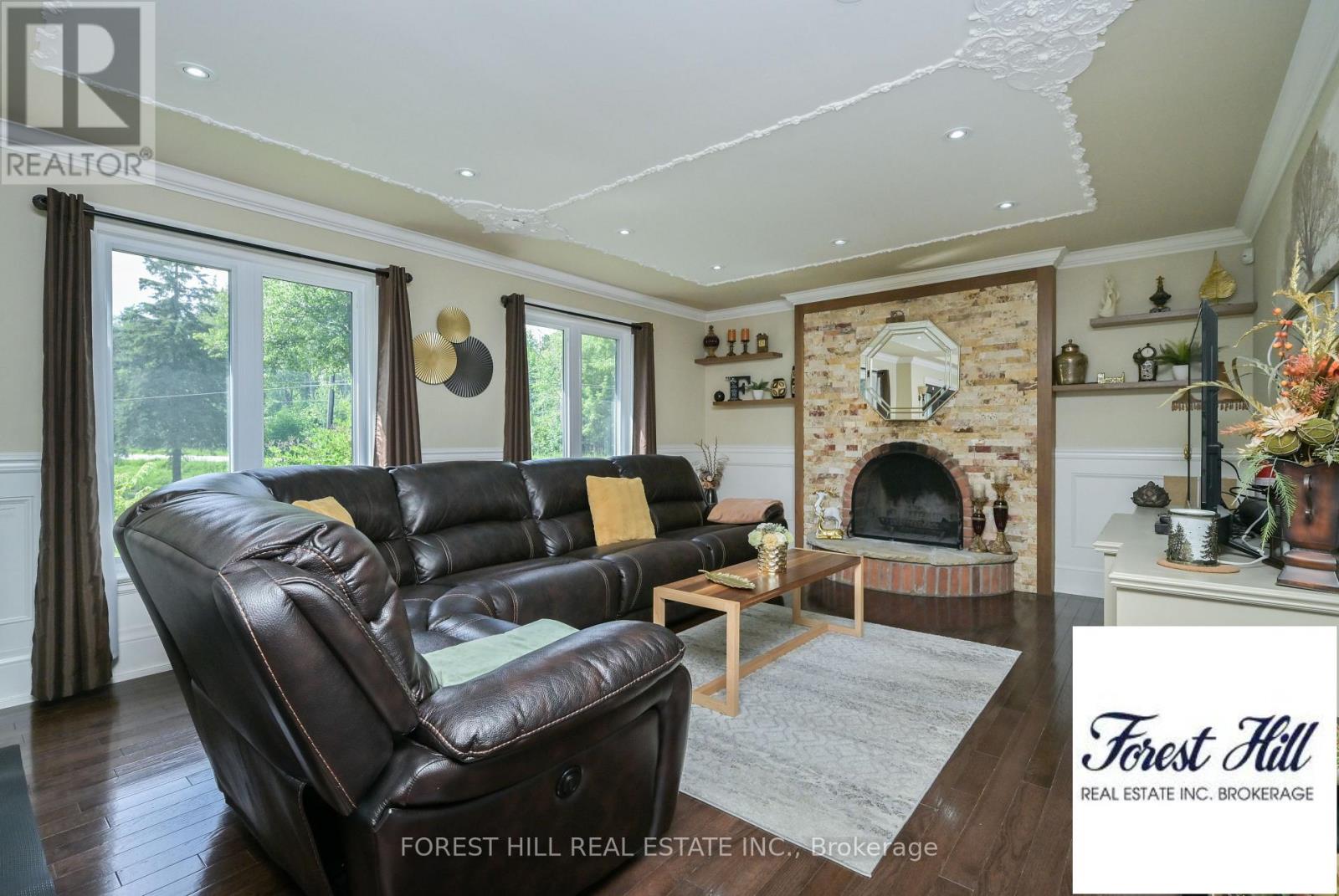 347094 Mono Centre Road Property Photo 10
