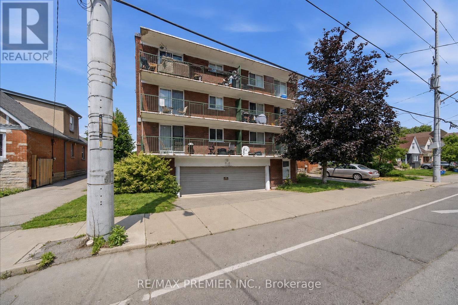 214 Wentworth Street S Property Photo 1