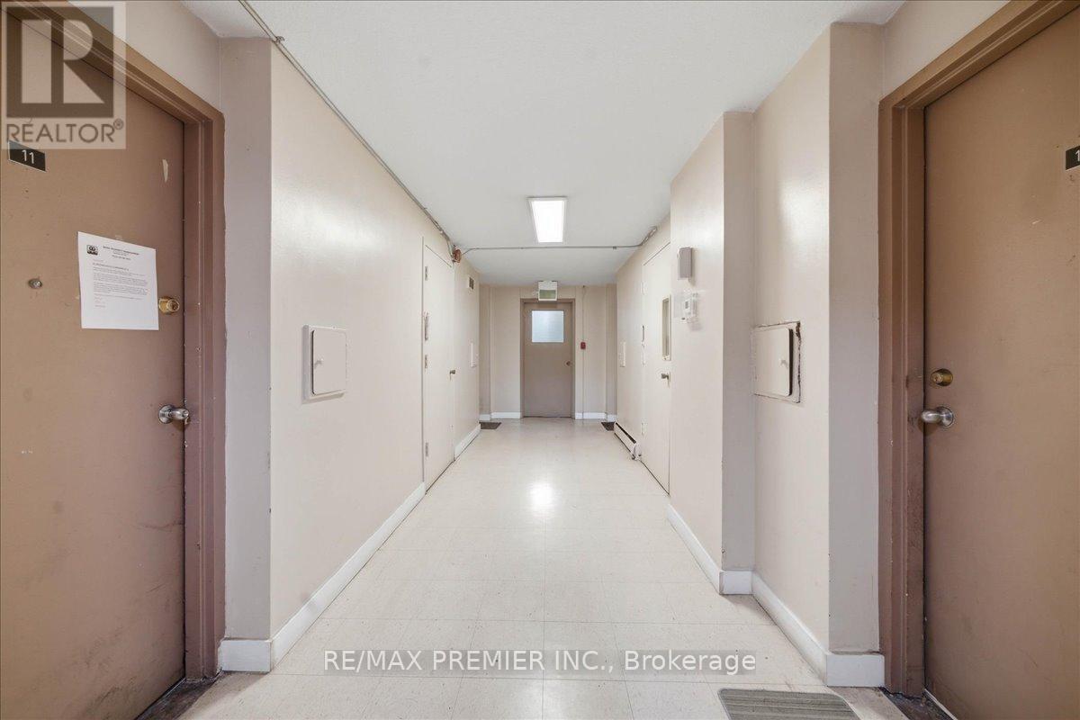 214 Wentworth Street S Property Photo 5