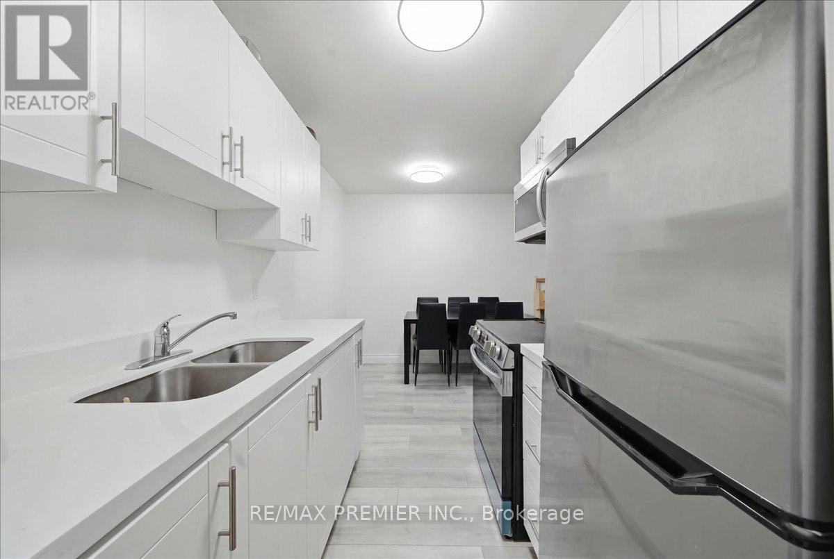 214 Wentworth Street S Property Photo 16