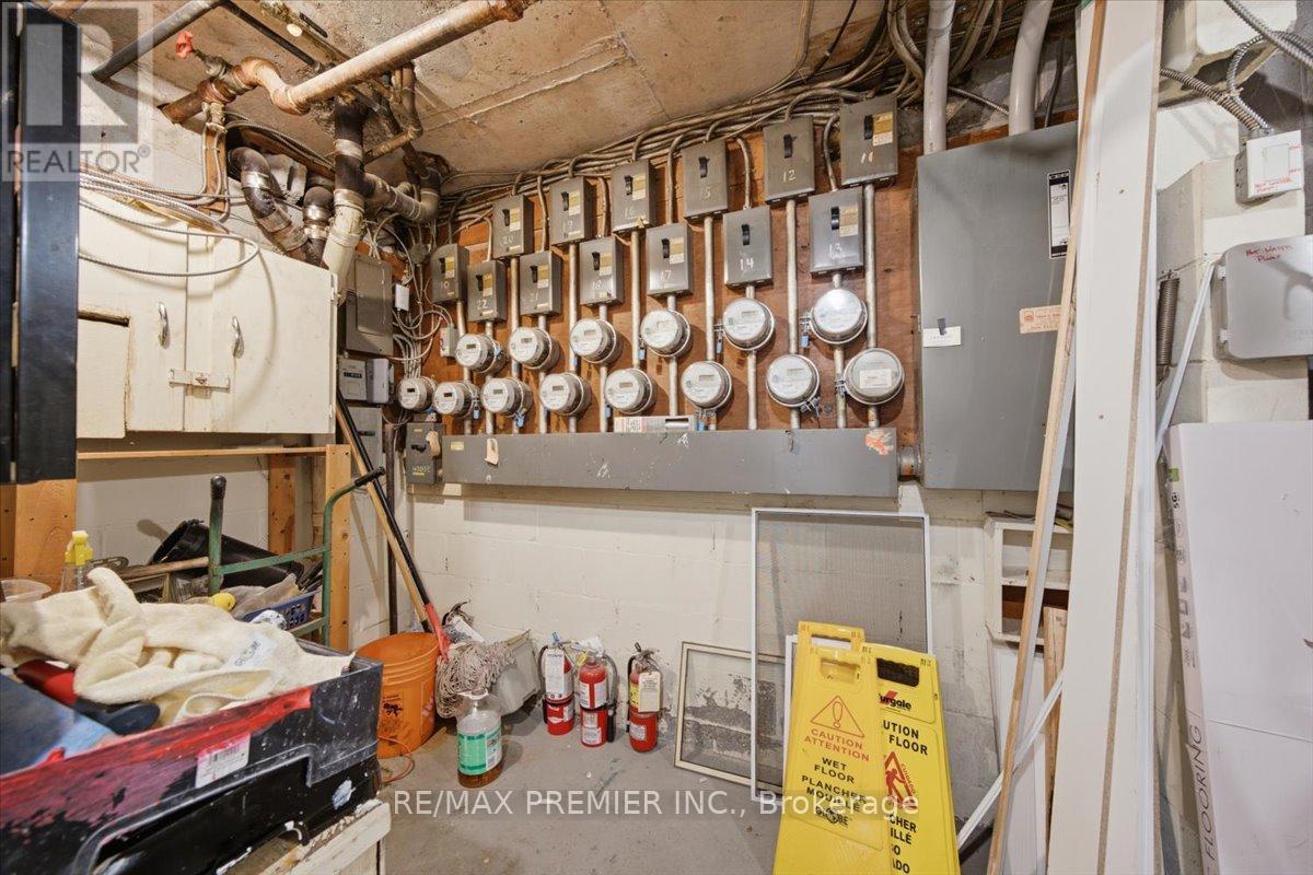 214 Wentworth Street S Property Photo 22