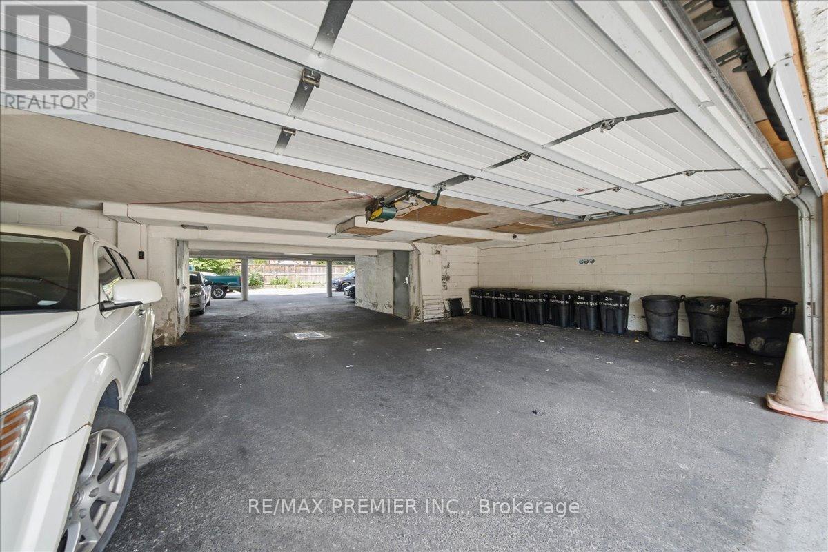 214 Wentworth Street S Property Photo 24