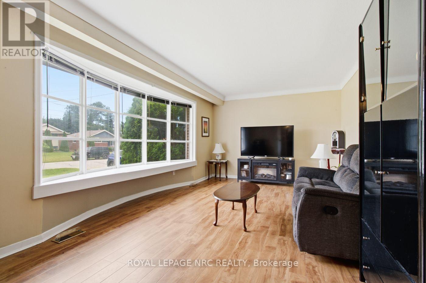4381 Jackson Street Property Photo 4