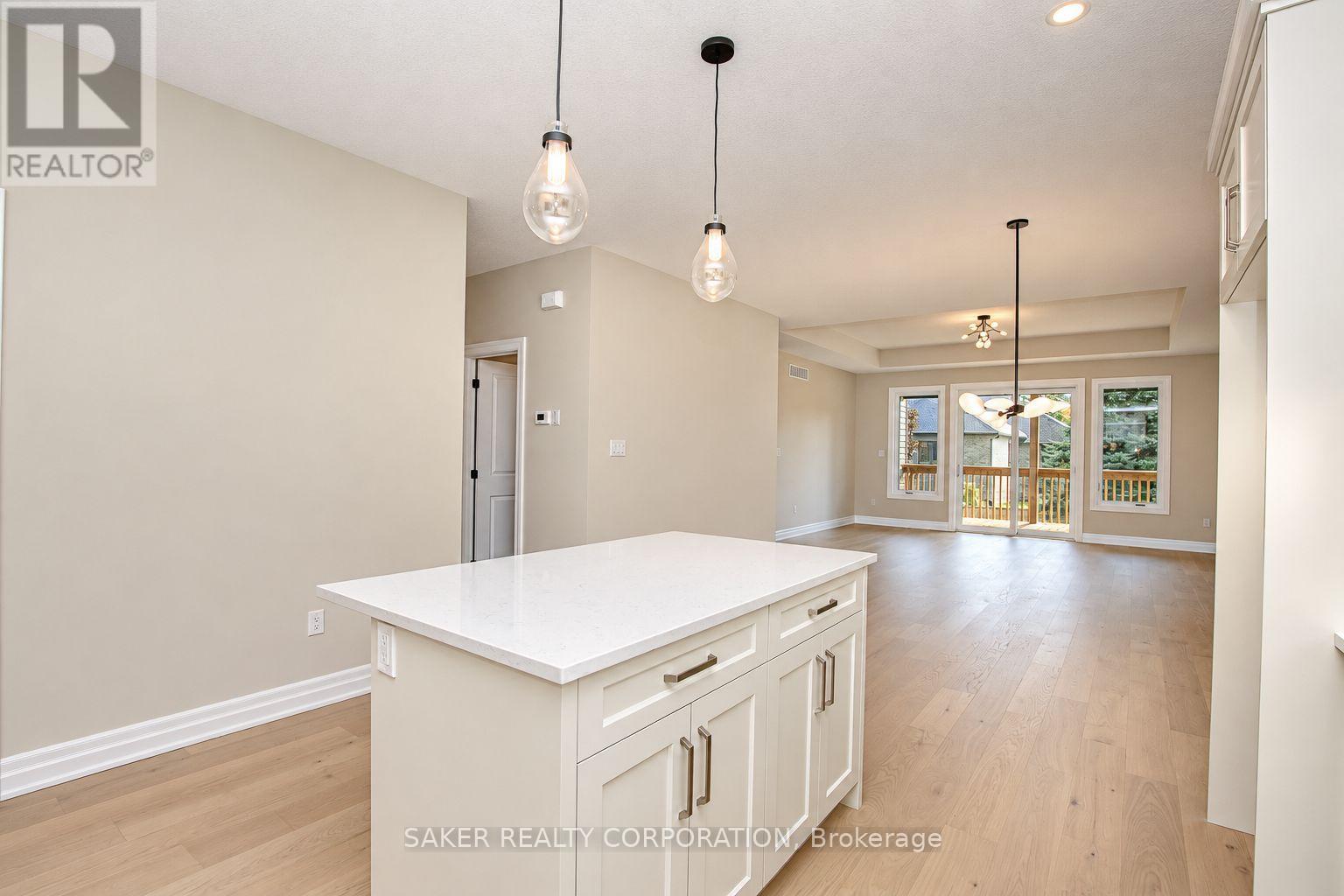 547 Regent Street Property Photo 5