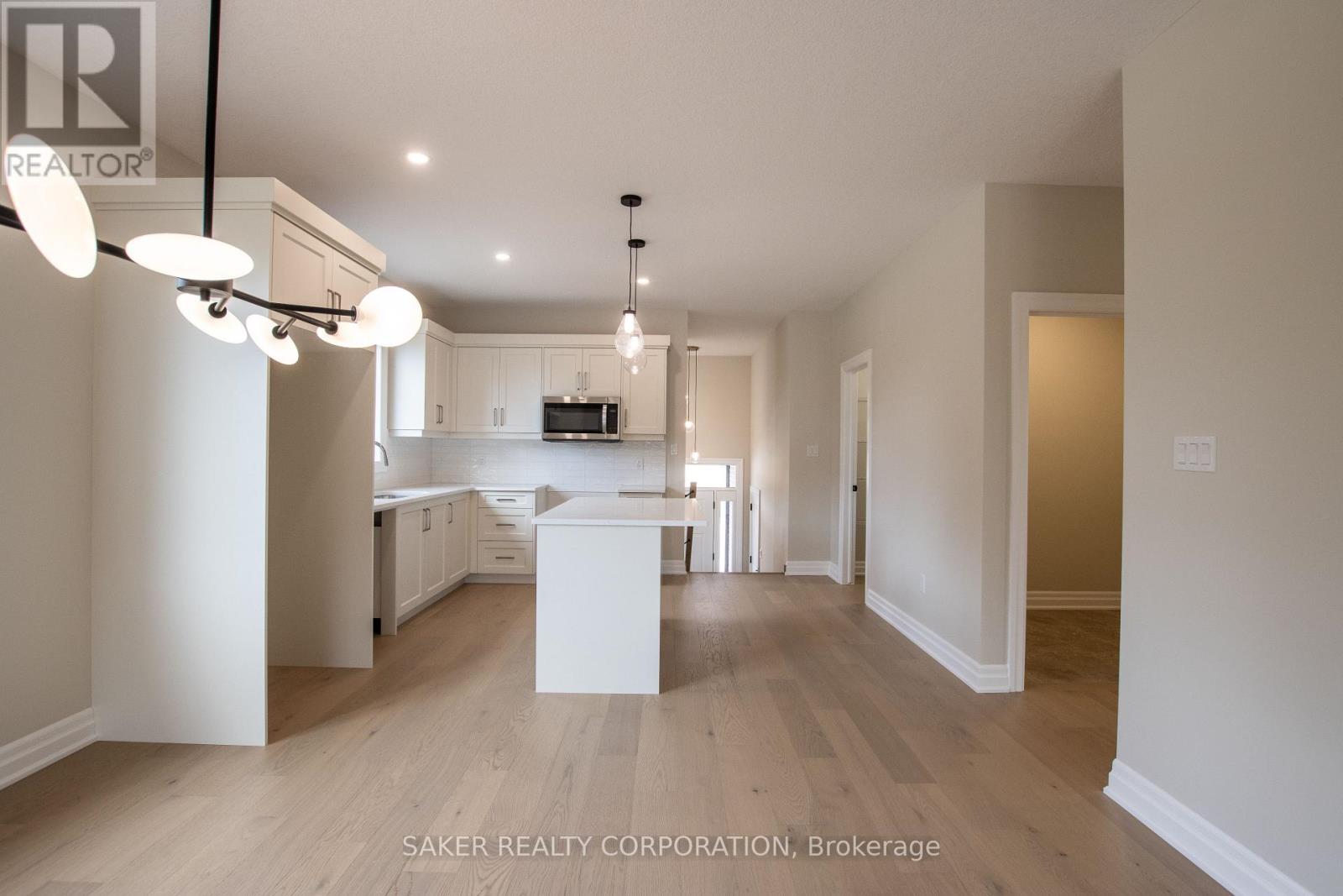547 Regent Street Property Photo 6