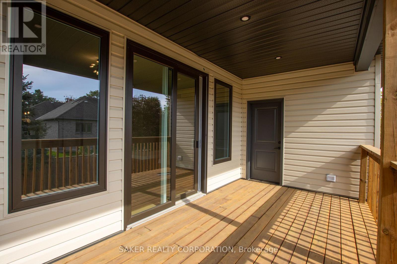 547 Regent Street Property Photo 13