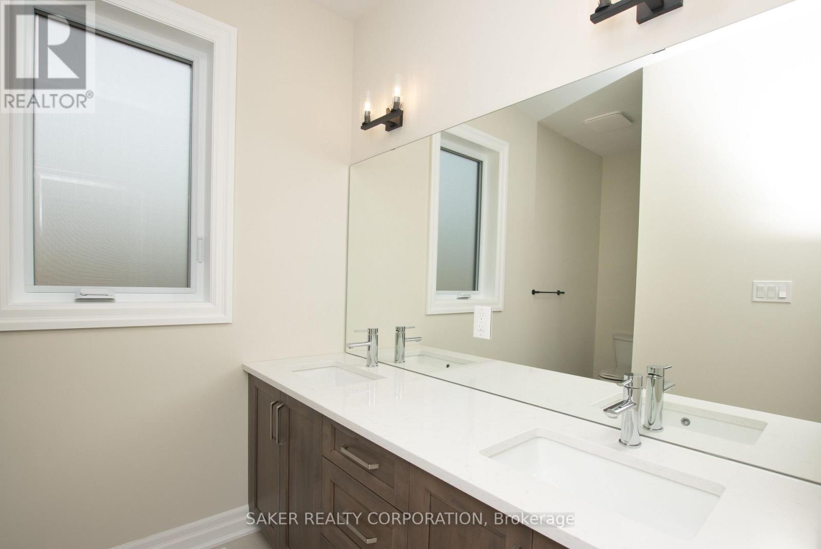 547 Regent Street Property Photo 24