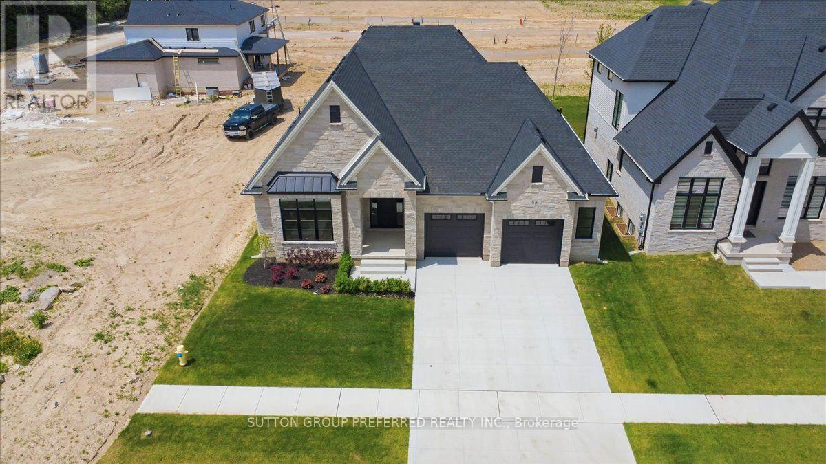 876 Eagletrace Drive Property Photo 2