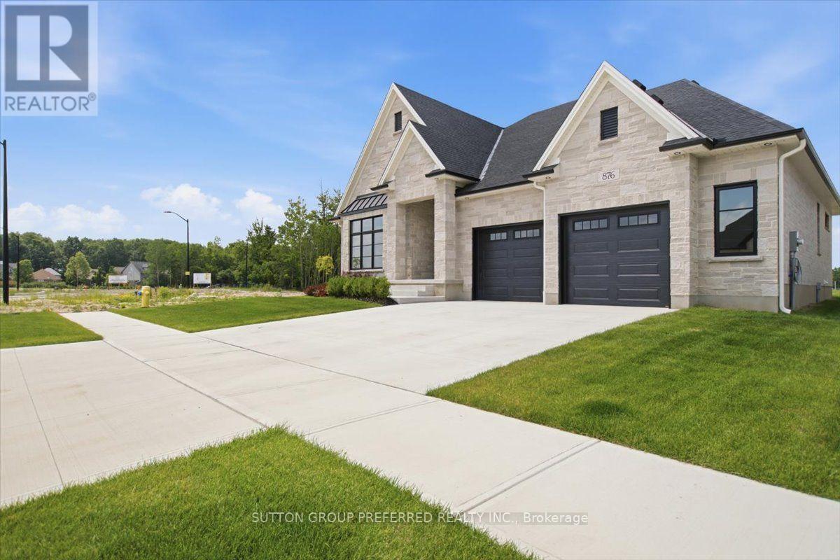 876 Eagletrace Drive Property Photo 3