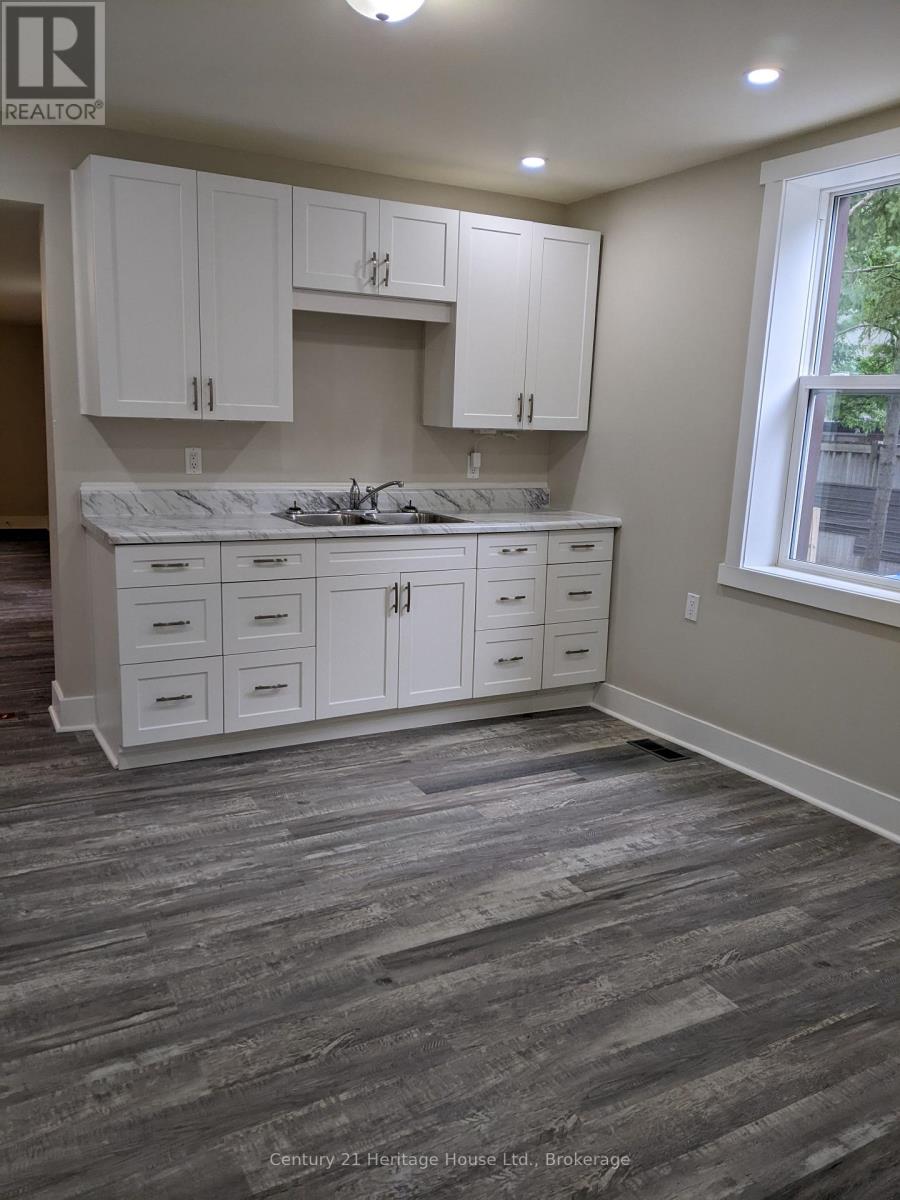 50 Goderich Street E Property Photo 6