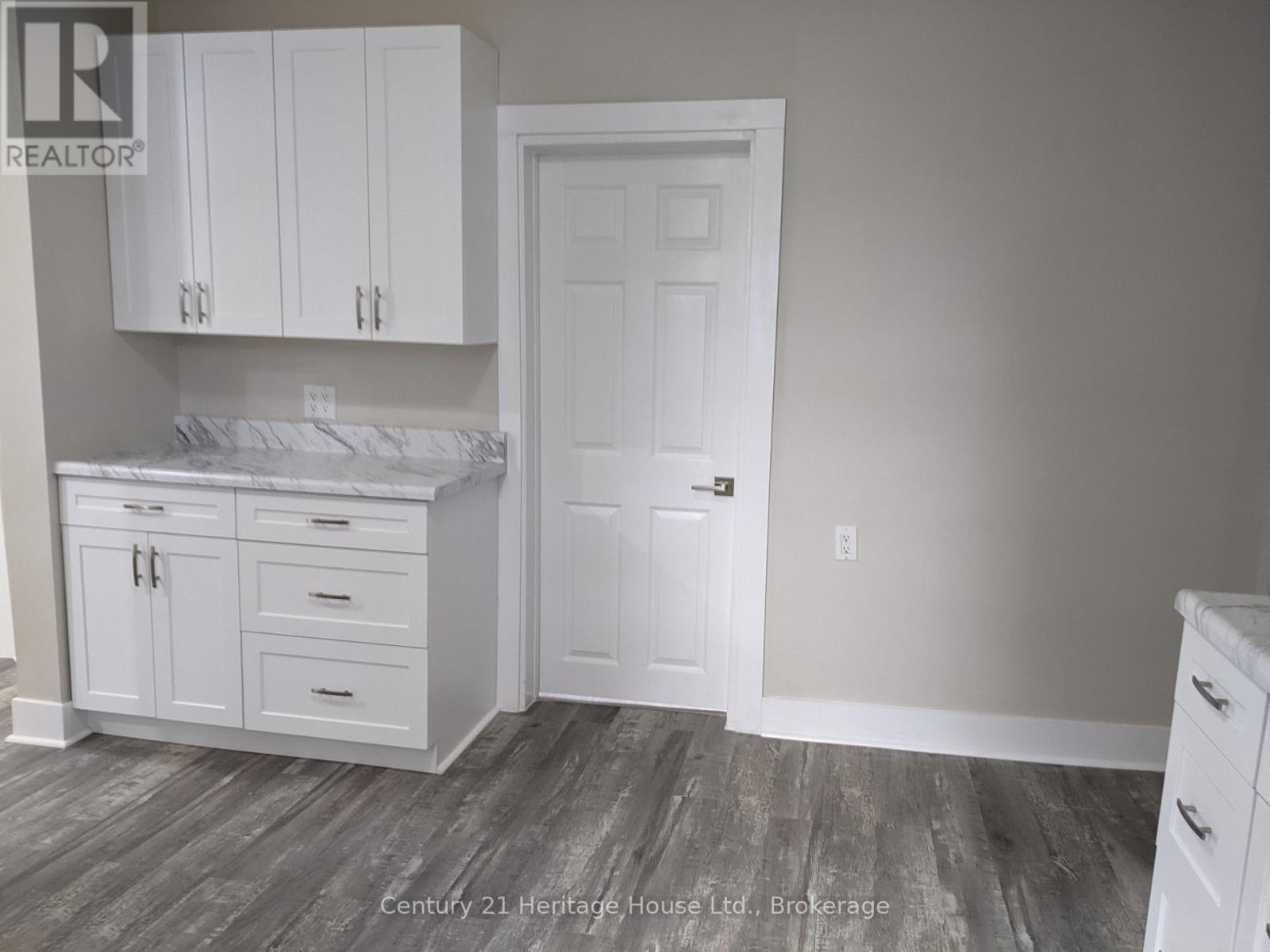 50 Goderich Street E Property Photo 7