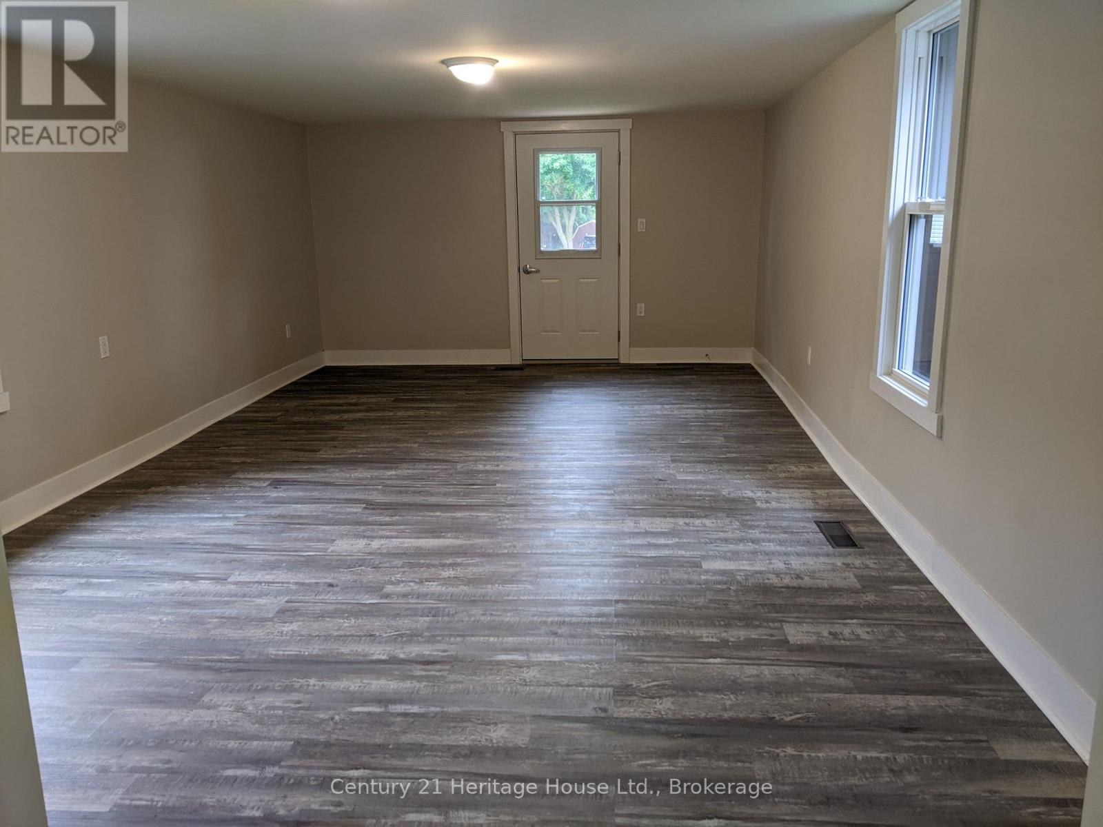 50 Goderich Street E Property Photo 8