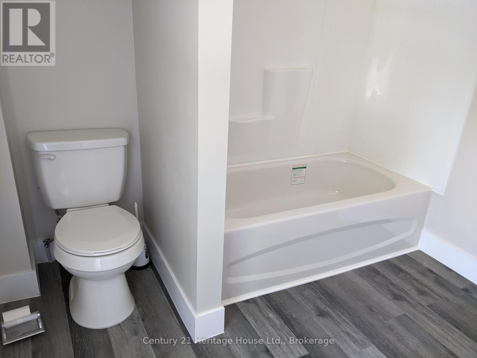 50 Goderich Street E Property Photo 12