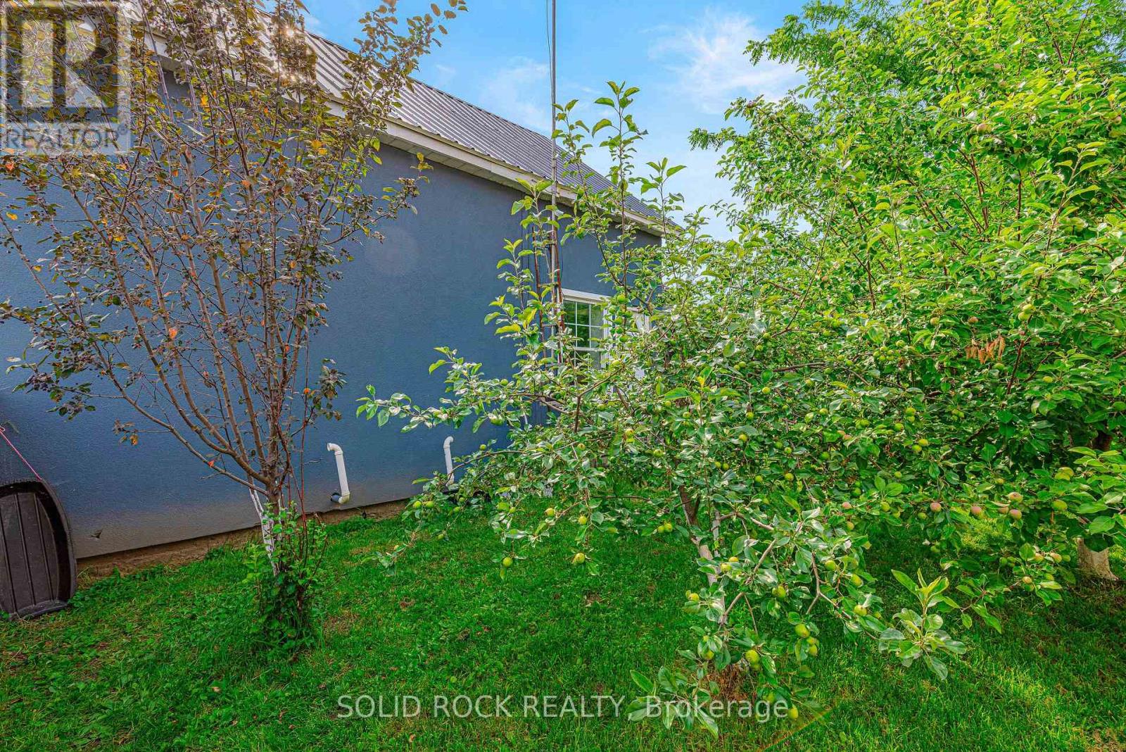 3022 John Street Property Photo 2