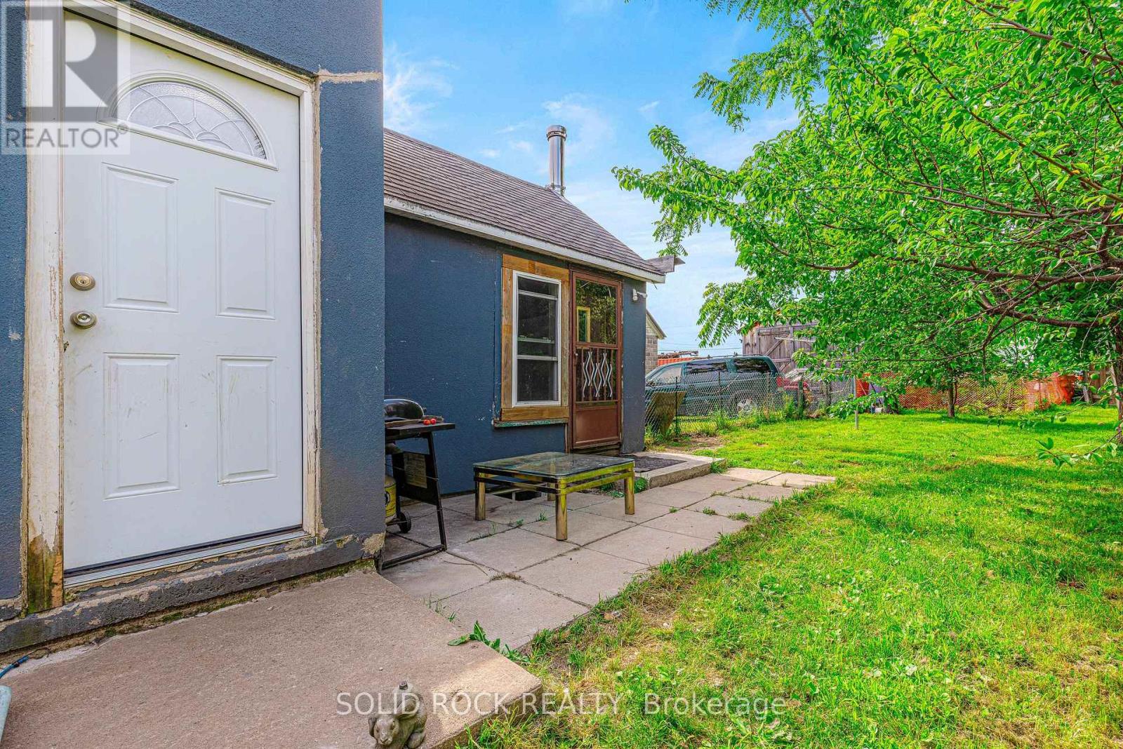 3022 John Street Property Photo 3