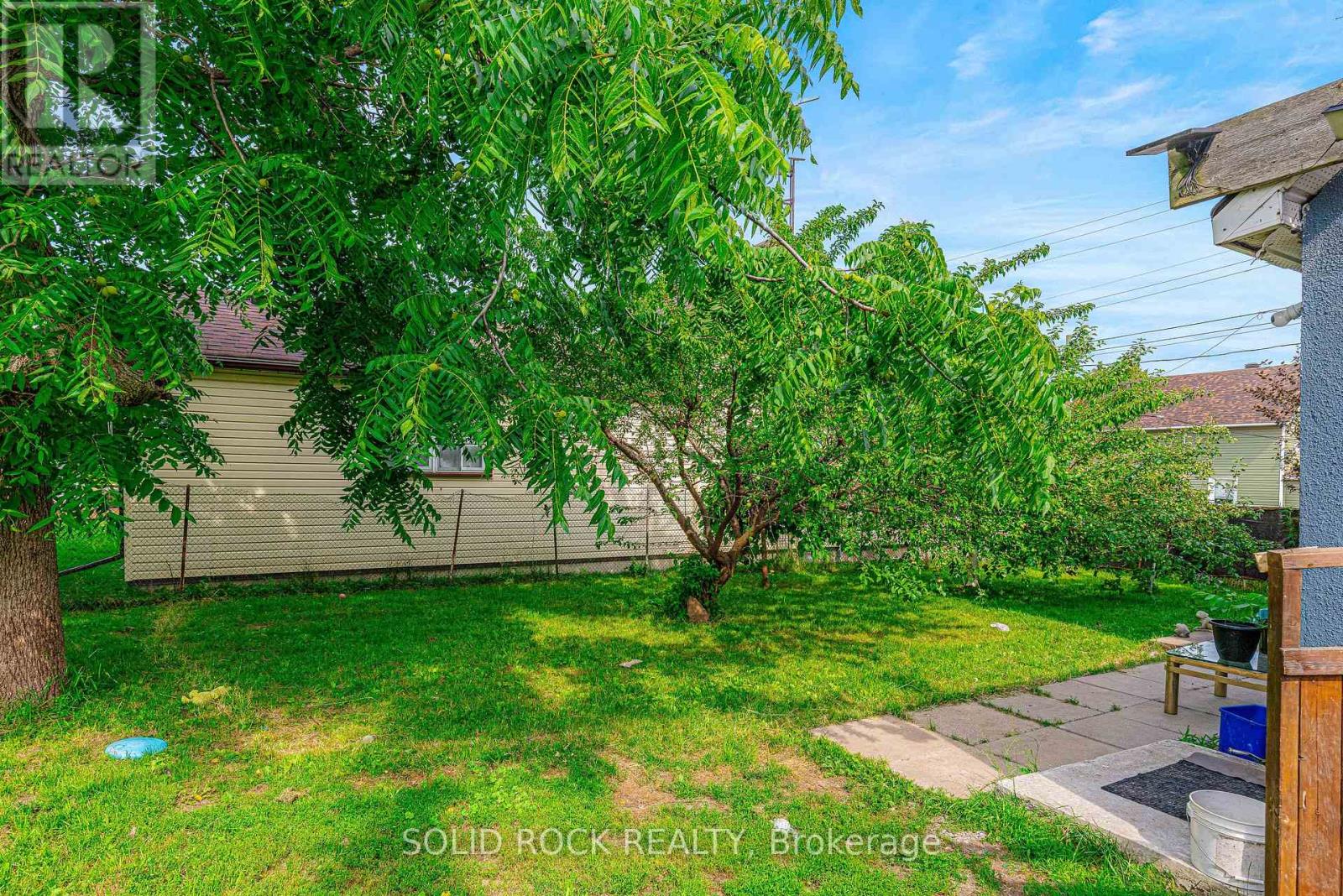 3022 John Street Property Photo 9